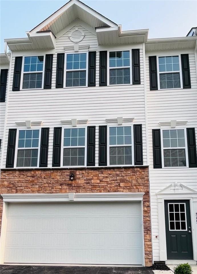 715 Ravenshire Ct - Photo 2 of 20