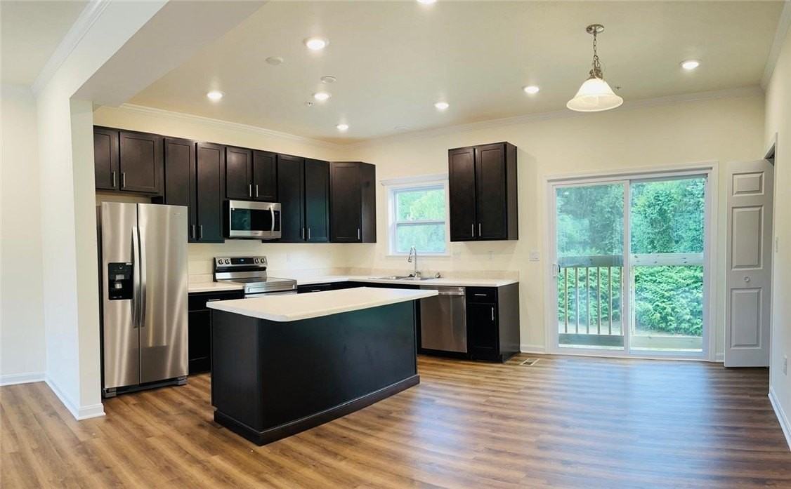 715 Ravenshire Ct - Photo 6 of 20