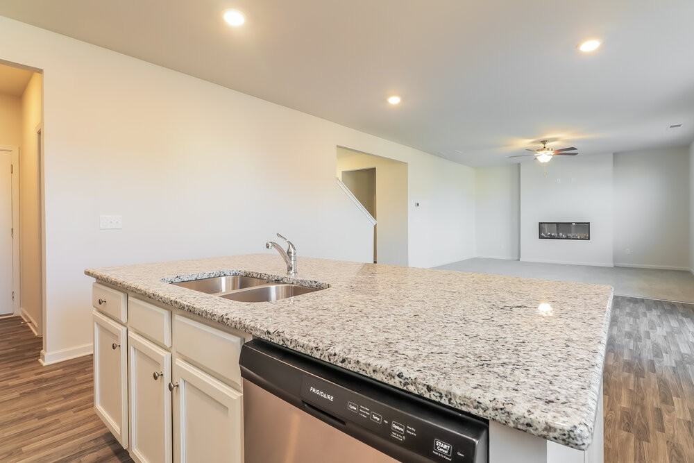 144 Hamilton Pointe Dr - Photo 7 of 17