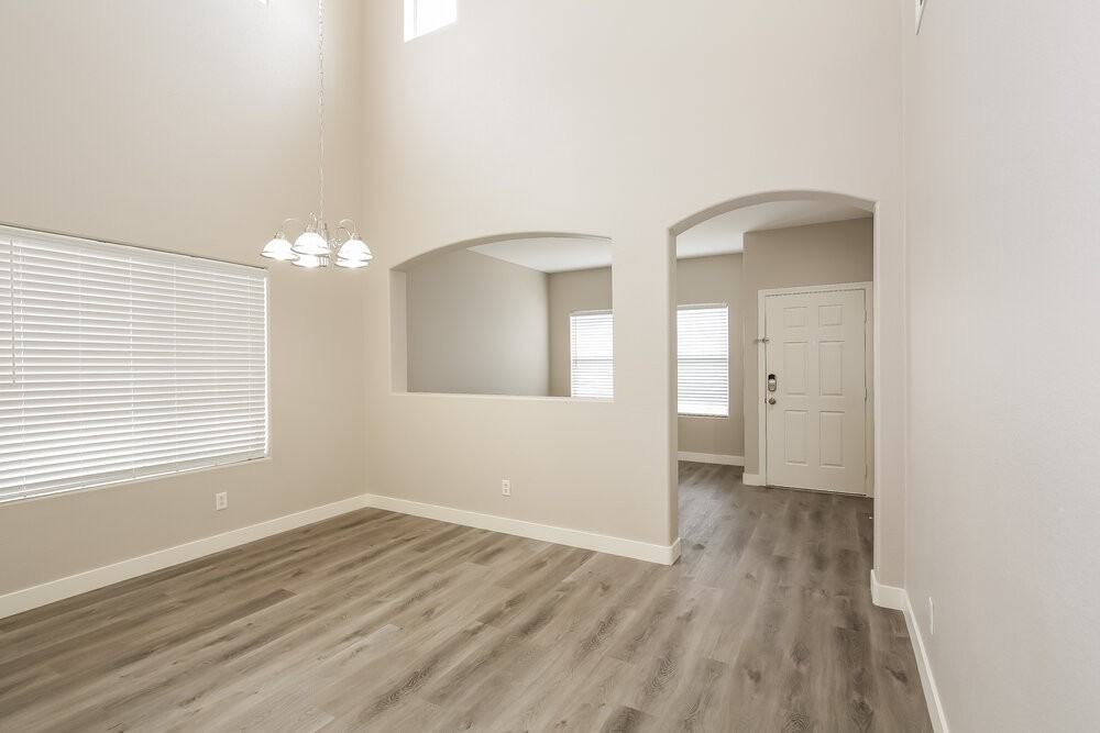 708 Fort Mandan Ct - Photo 5 of 20