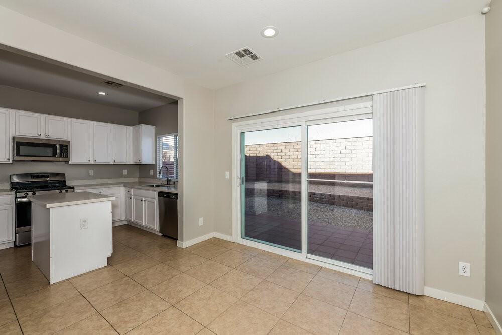 10111 Deep Glen St - Photo 6 of 17