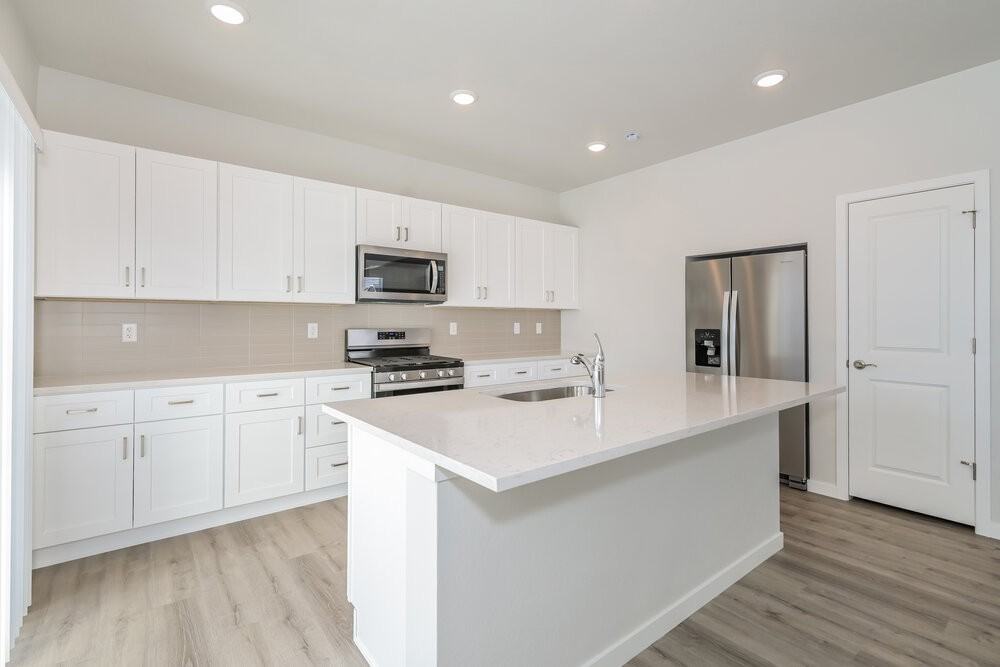 2146 Flower Blosom Ave - Photo 7 of 17