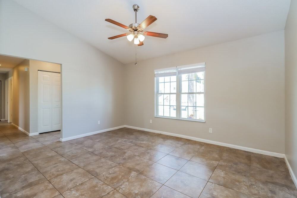 16136 Villa Dr - Photo 4 of 19