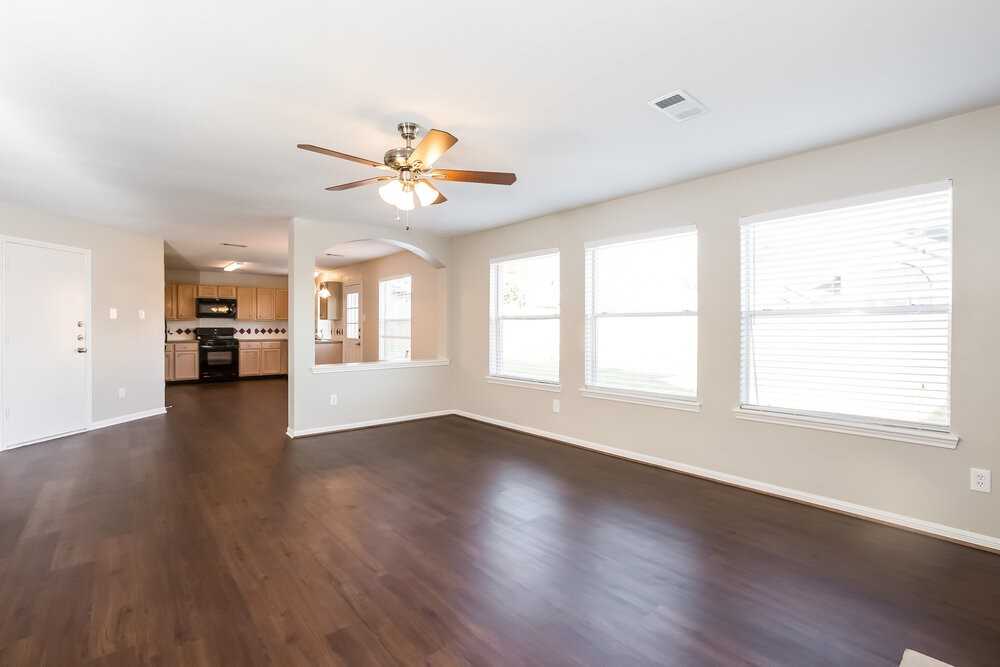 4723 Pleasant Trl - Photo 4 of 14