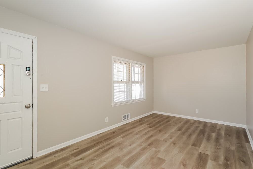 3276 Elm St - Photo 5 of 19