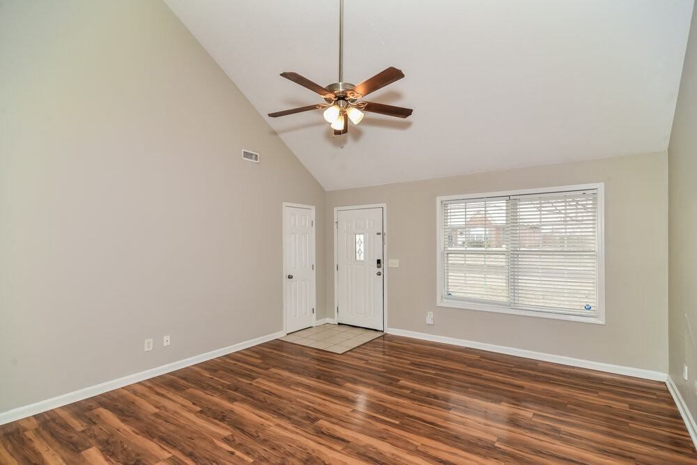 9010 Lomond Dr - Photo 3 of 16