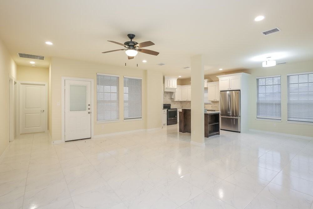 1314 Roan Dr - Photo 3 of 15