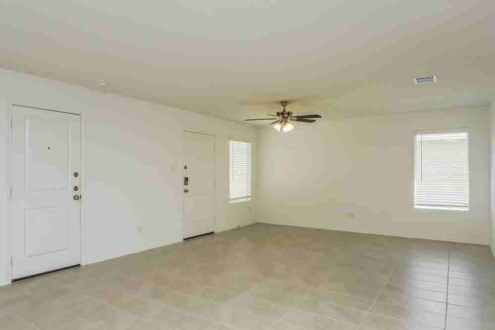 5942 Wedgemere Dr - Photo 3 of 16