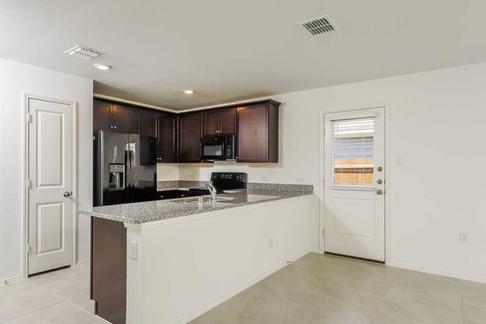 5942 Wedgemere Dr - Photo 5 of 16