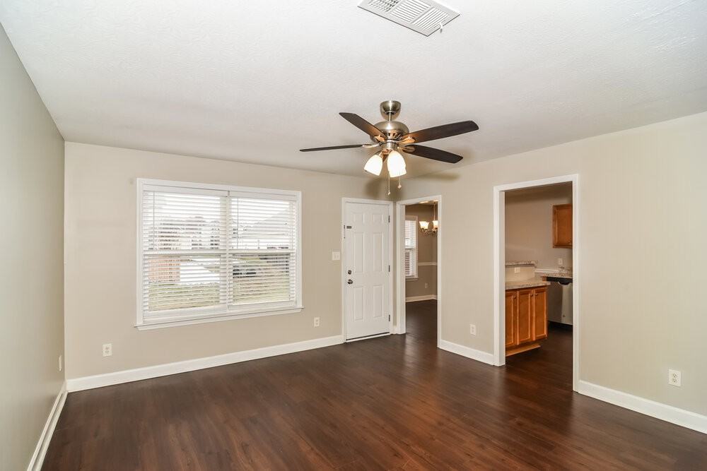 1616 Allston Dr - Photo 4 of 17