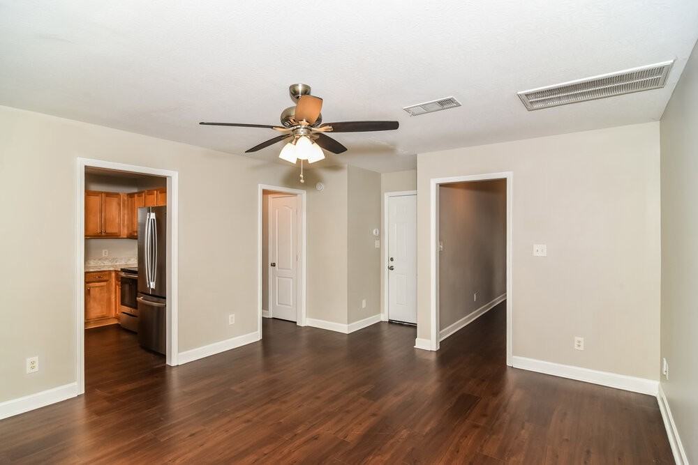 1616 Allston Dr - Photo 5 of 17