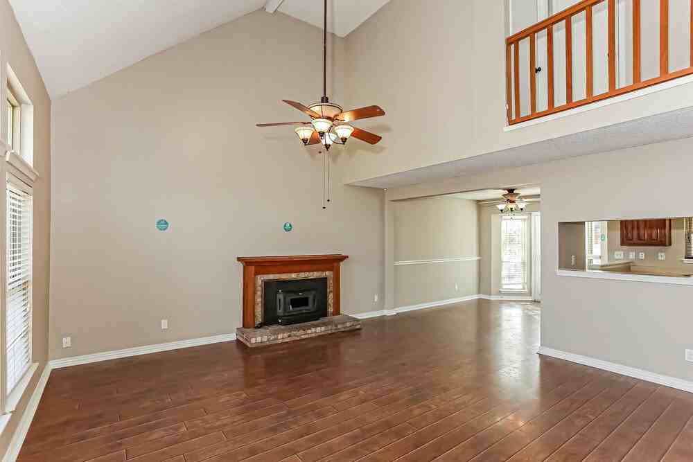 511 Rosewood Ln - Photo 6 of 20