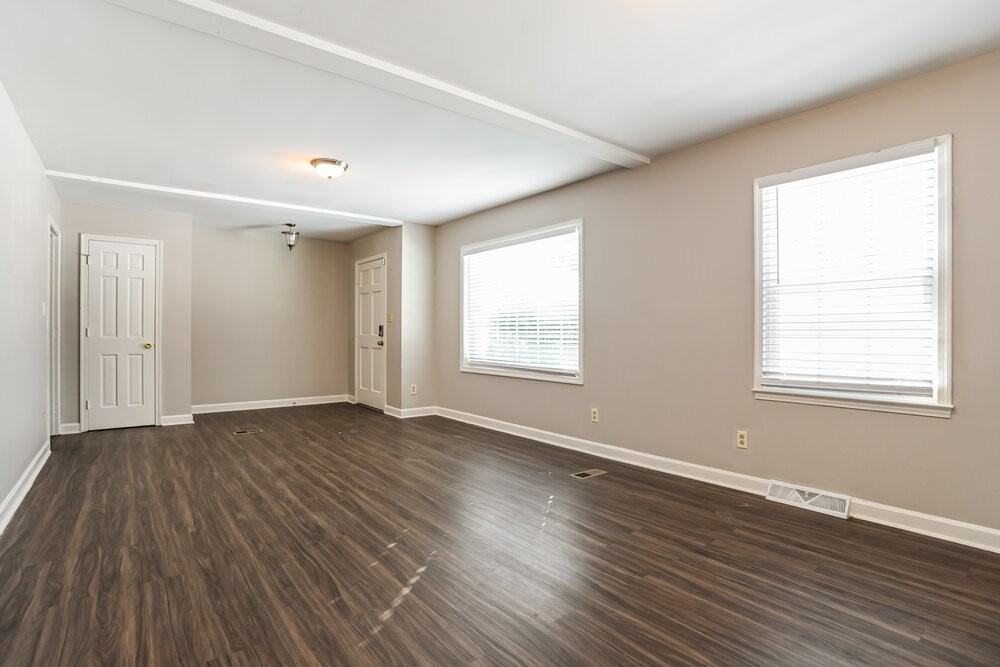 717 Goose Creek Dr - Photo 3 of 16