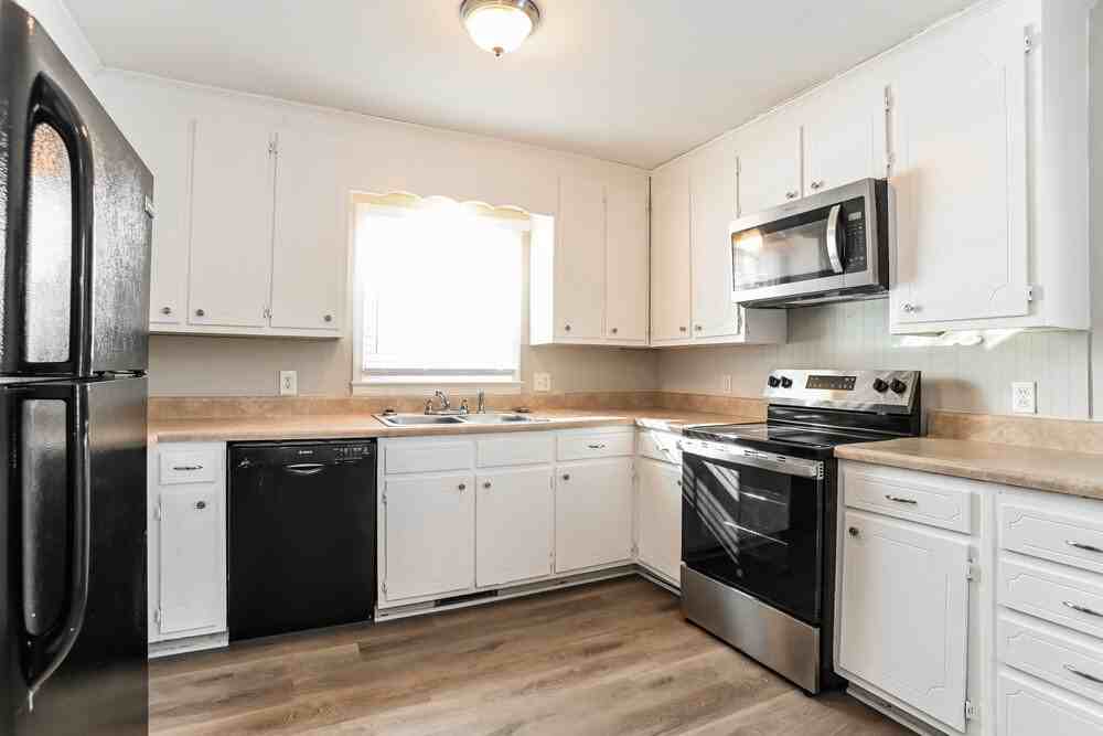 717 Goose Creek Dr - Photo 4 of 16