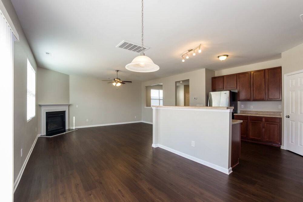 9231 Yellow Oak Rd - Photo 5 of 18