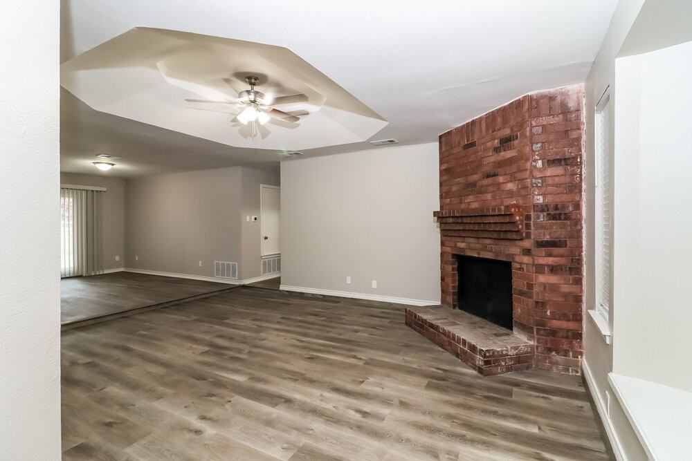 6401 Springfield Dr - Photo 4 of 16