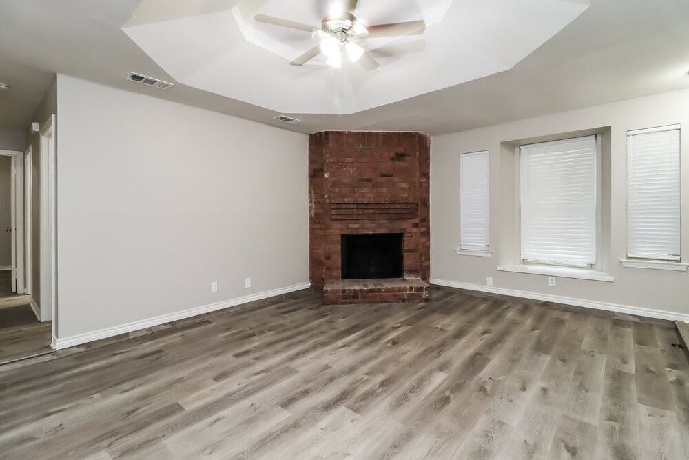 6401 Springfield Dr - Photo 5 of 16