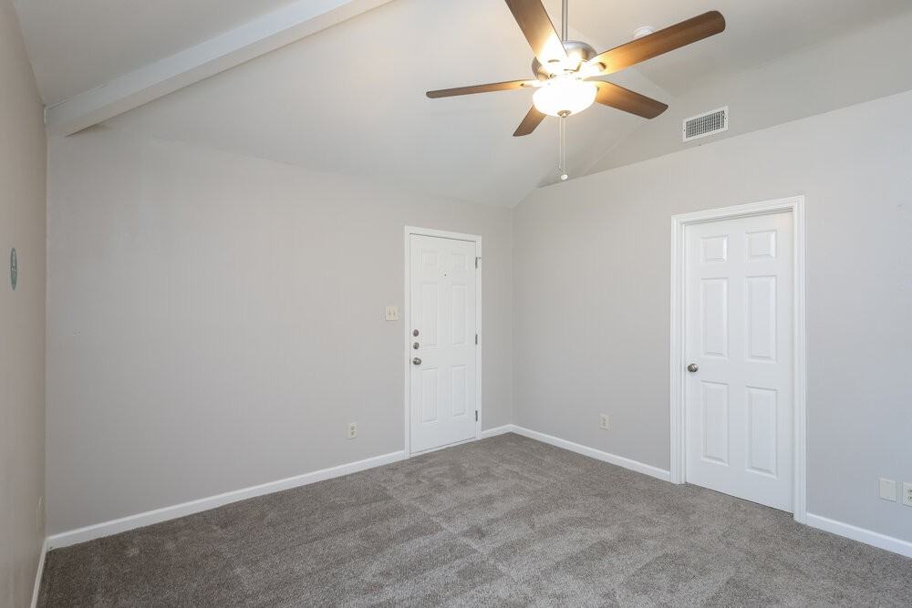 101 Colony Dr - Photo 7 of 16