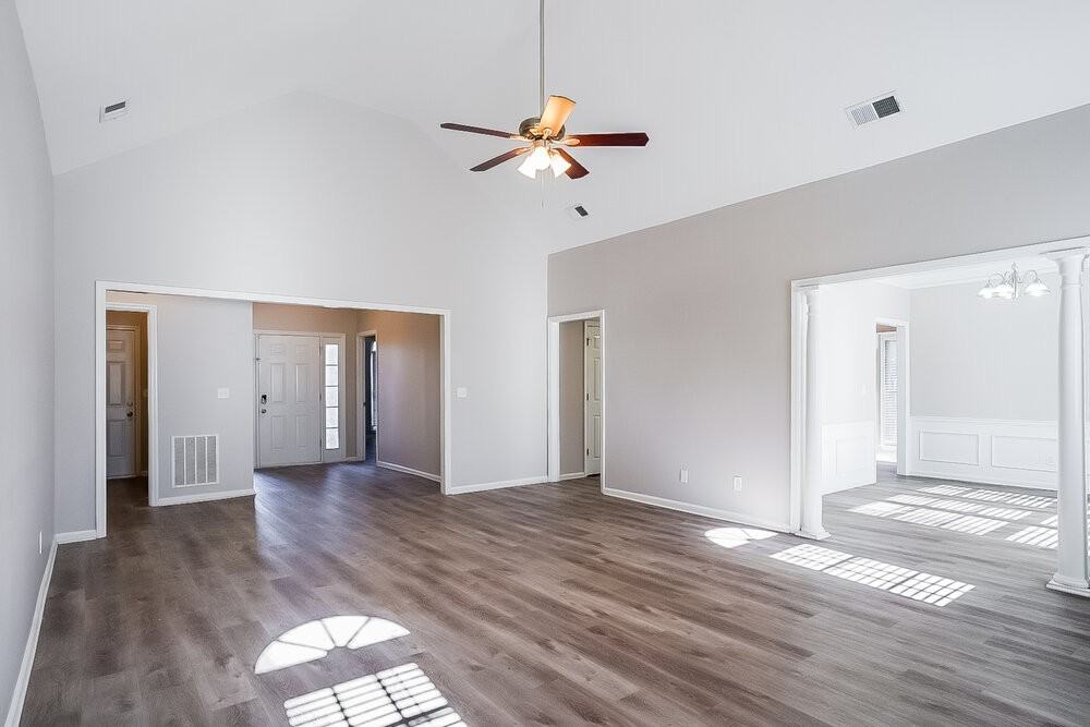 5471 Saddle Crk - Photo 5 of 19