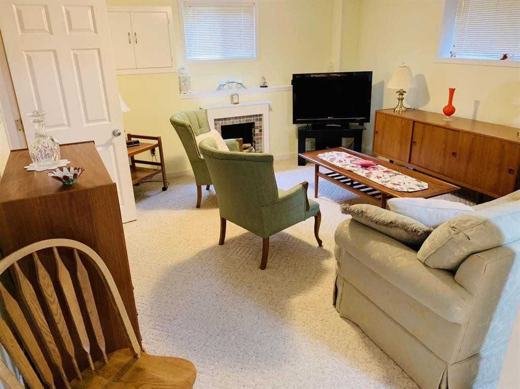 7425 Laburnum Street - Photo 6 of 22