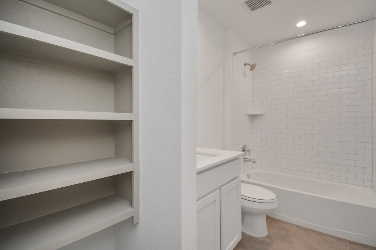 7731 Suffolk Valley Ln #7731 - Photo 2 of 38