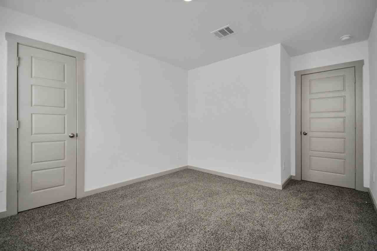 7731 Suffolk Valley Ln #7731 - Photo 5 of 38