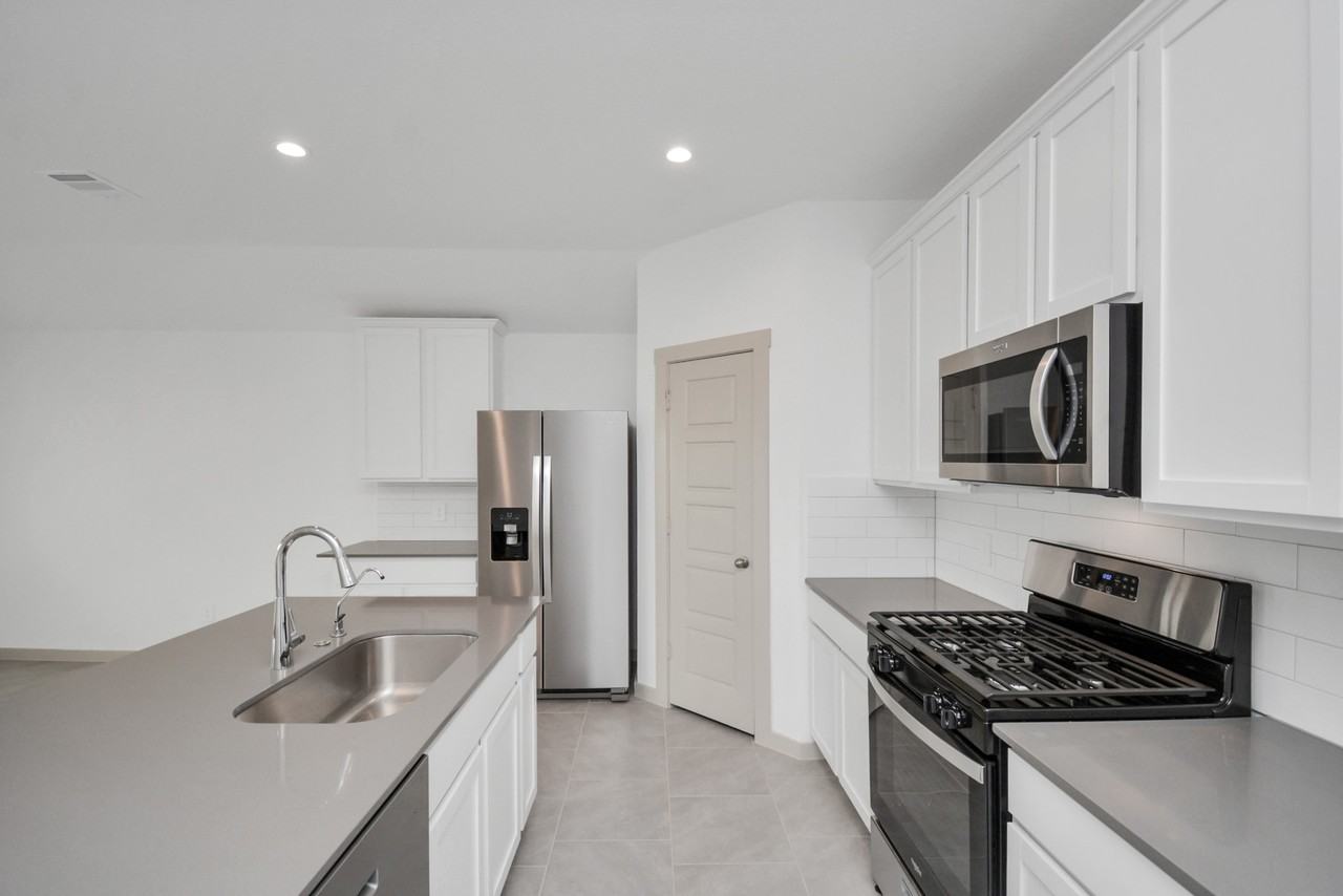 7731 Suffolk Valley Ln #7731 - Photo 6 of 38