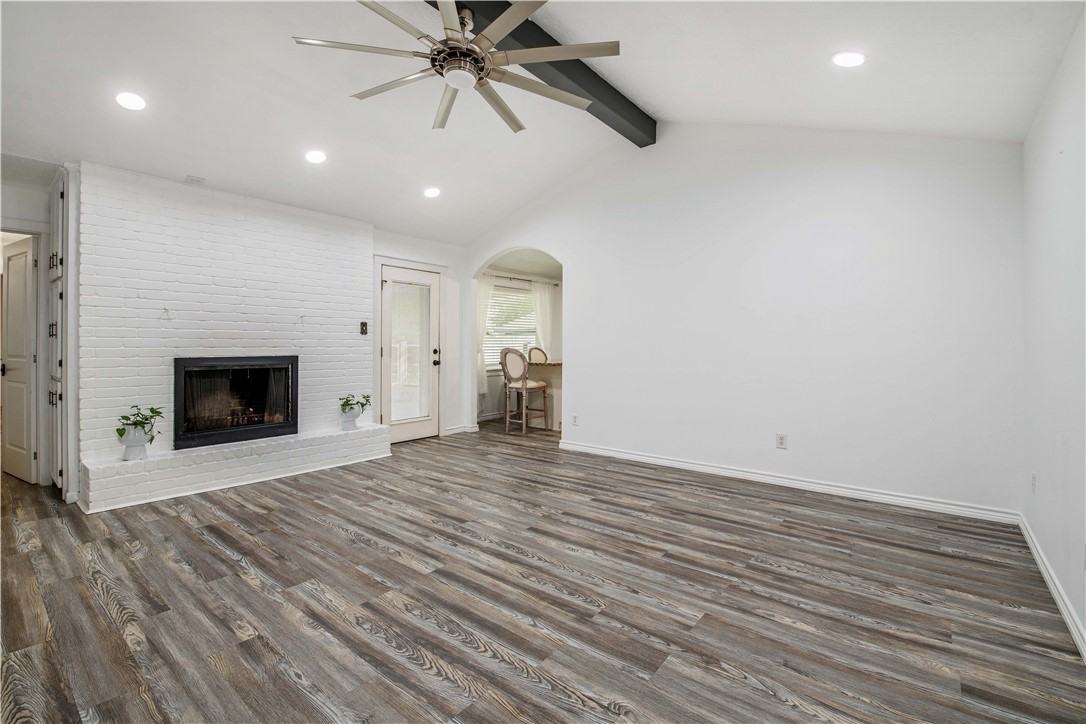 1817 Laura Ln #1817 - Photo 4 of 19