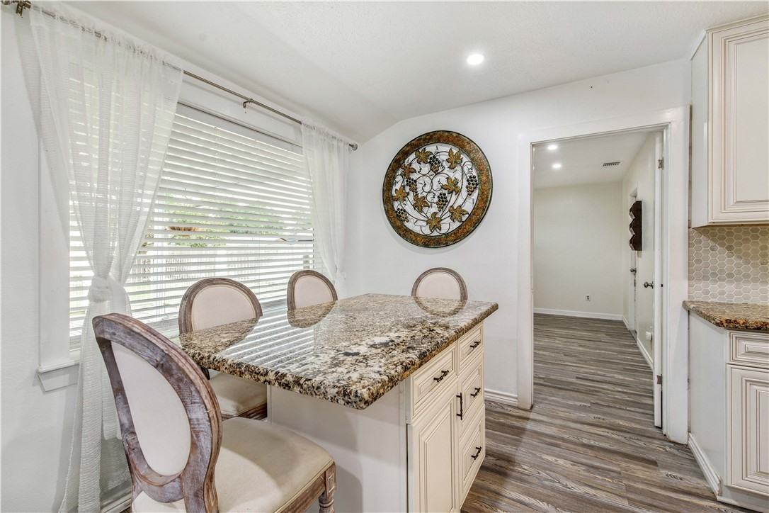 1817 Laura Ln #1817 - Photo 5 of 19