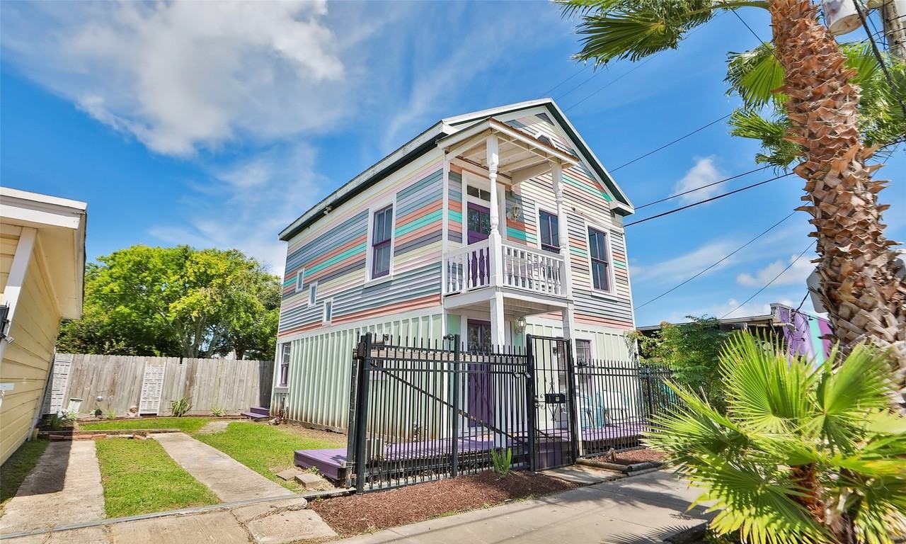 1212 39th St #1212 - Photo 2 of 20