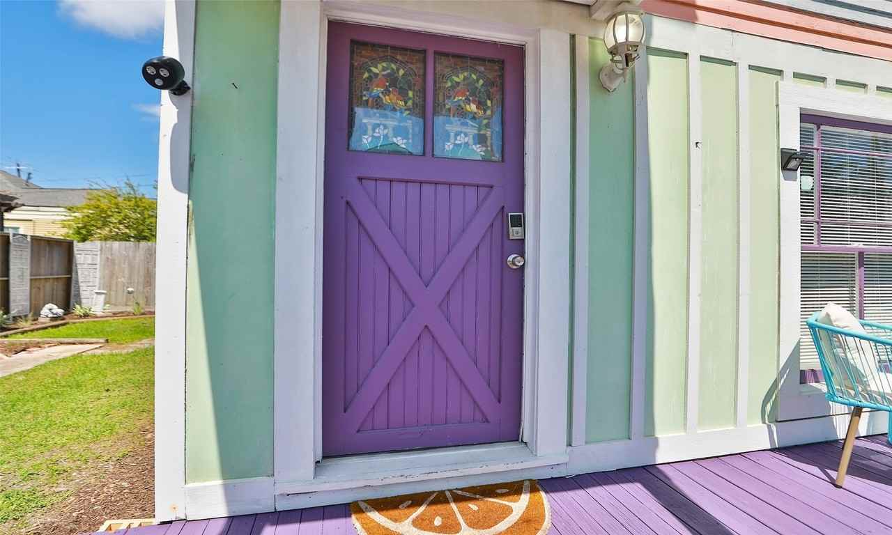 1212 39th St #1212 - Photo 3 of 20