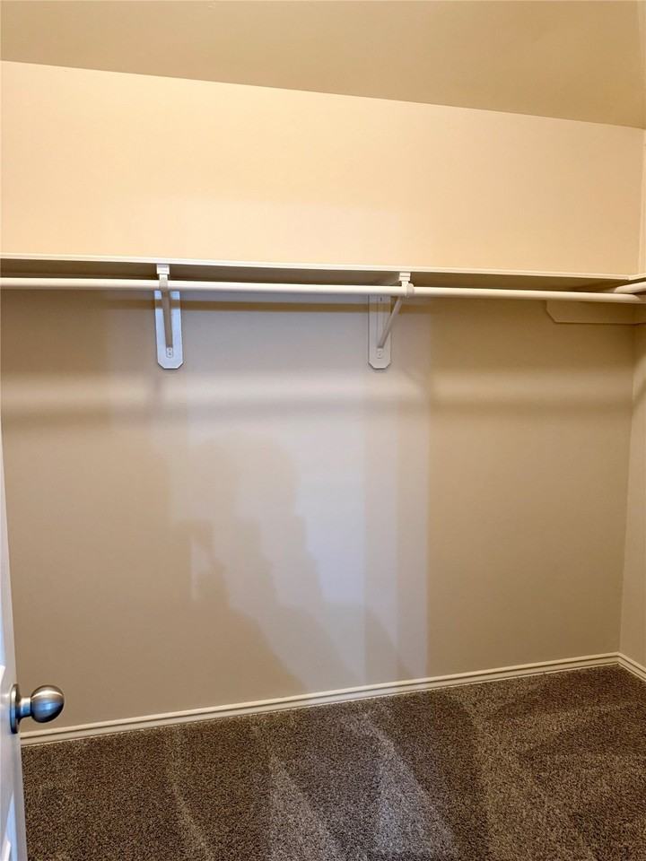 2044 Shore Breeze Dr #2044 - Photo 5 of 20