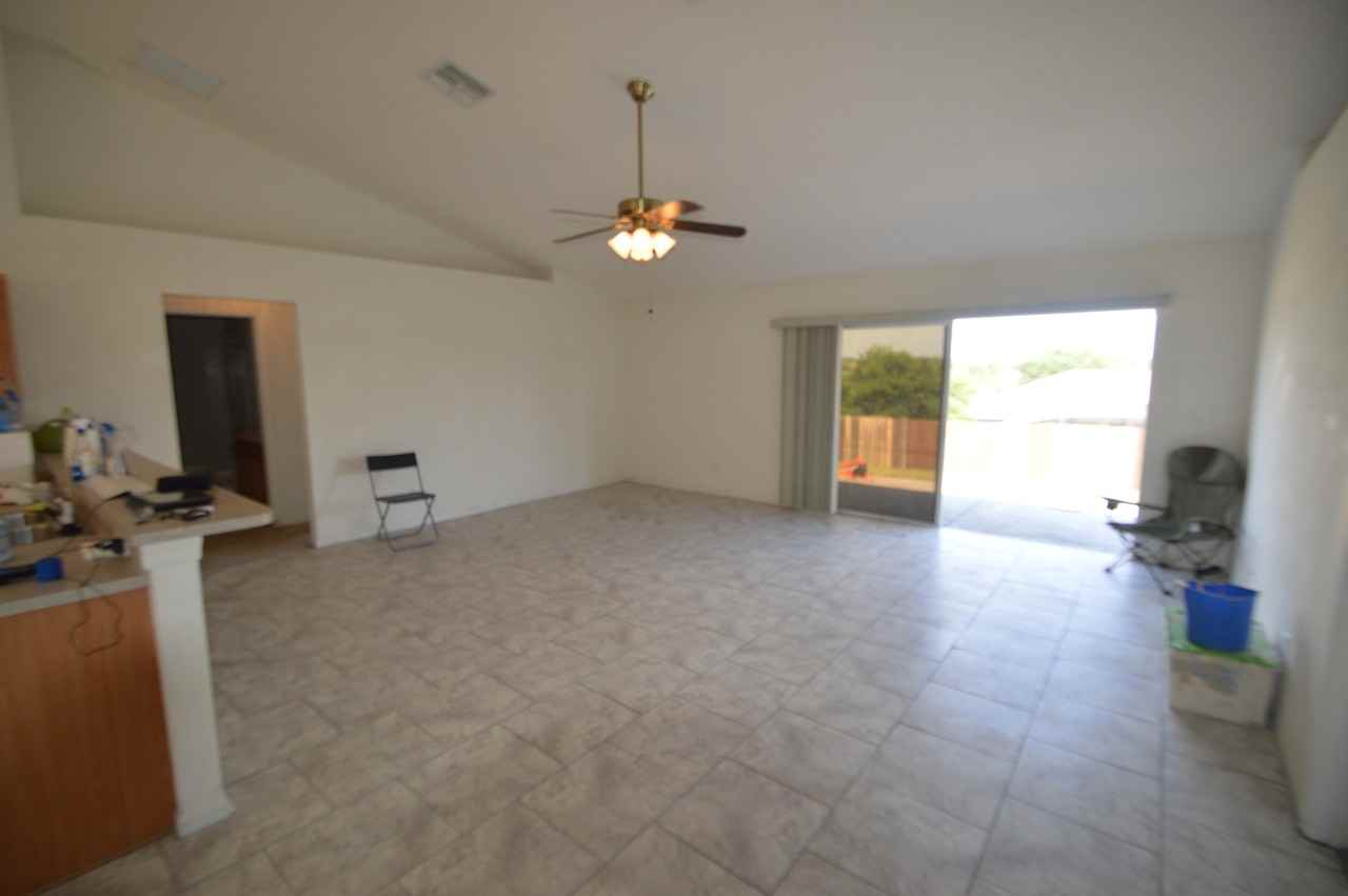 1026 Sandhill St - Photo 2 of 10