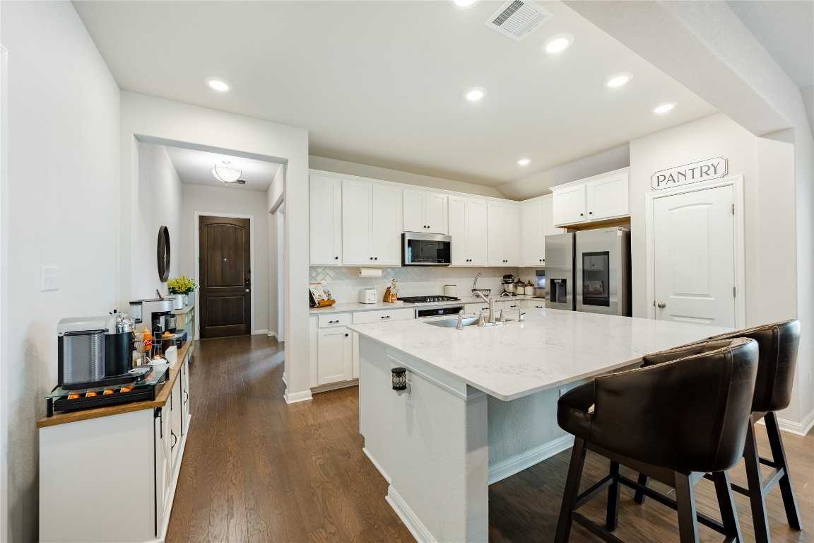 2021 Cartway Ct #2021 - Photo 2 of 31