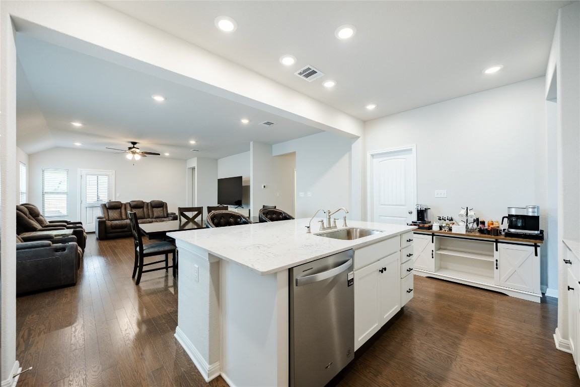 2021 Cartway Ct #2021 - Photo 7 of 31