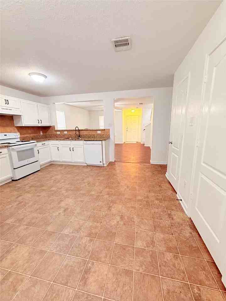 19410 Bold River Rd #19410 - Photo 3 of 25