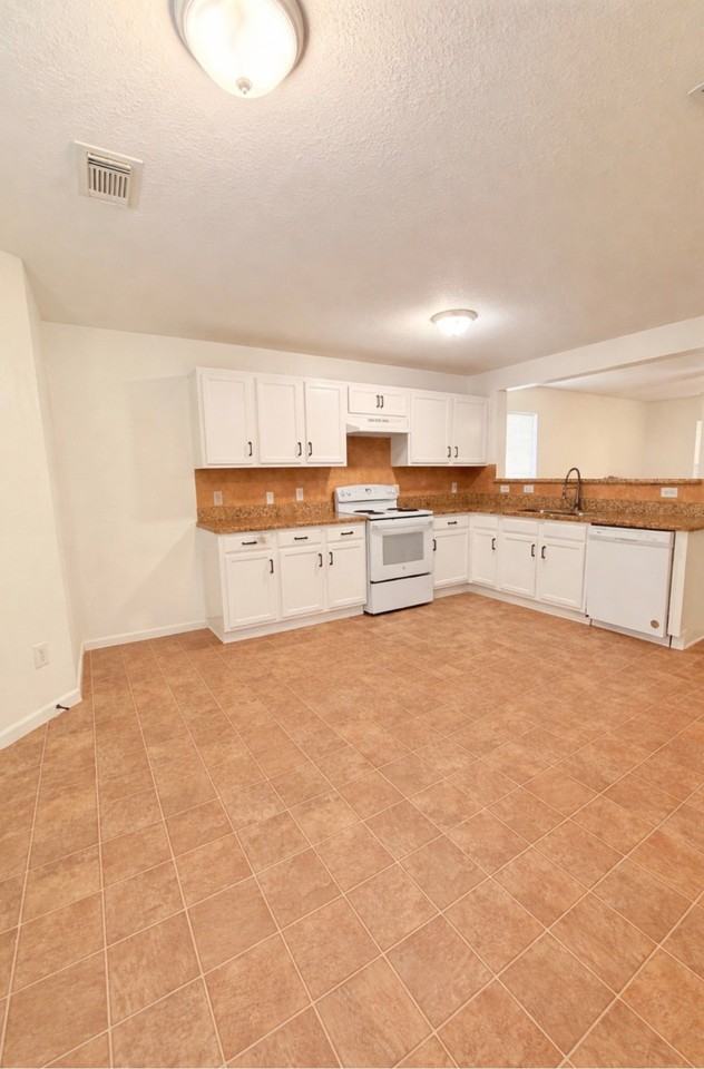 19410 Bold River Rd #19410 - Photo 4 of 25