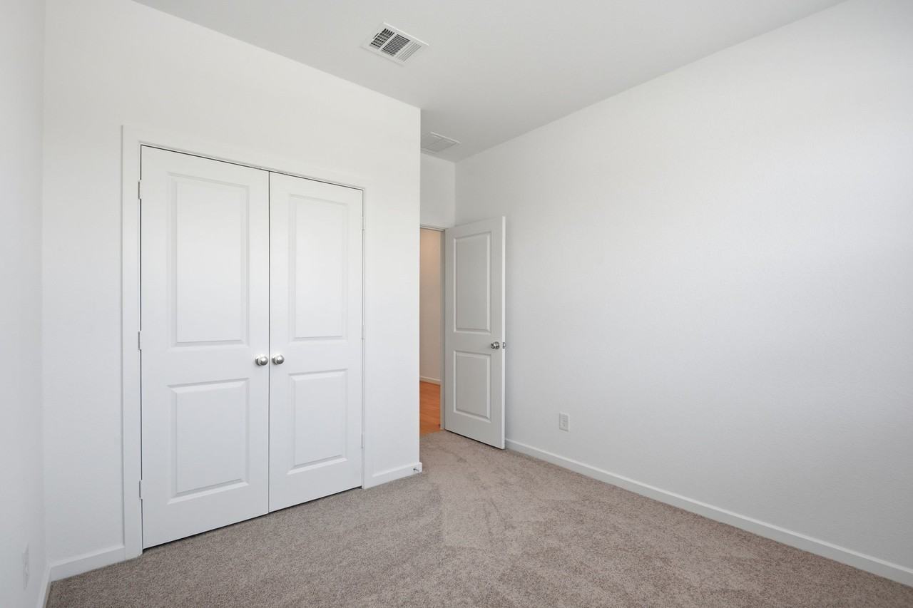 21535 Banpo Bend Dr #21535 - Photo 7 of 32