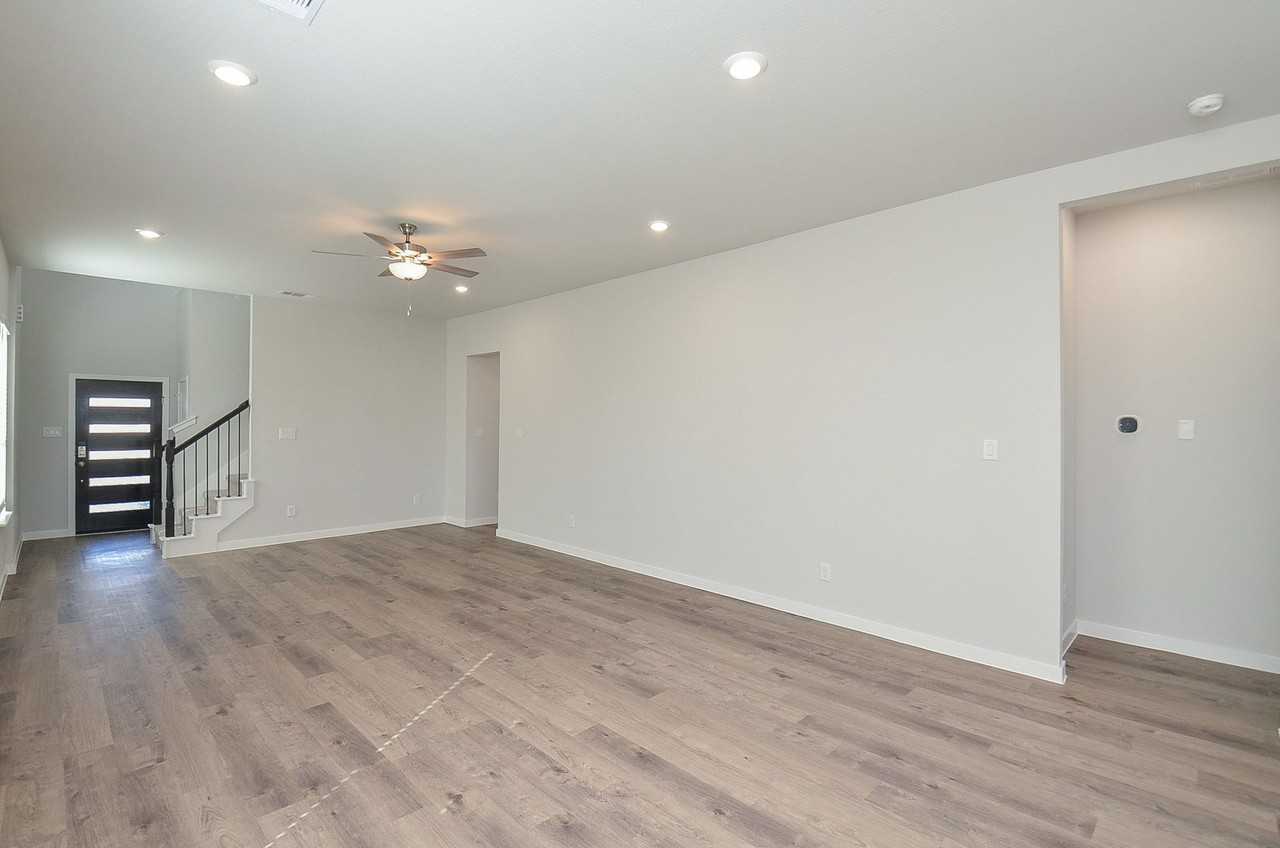 21207 Speckled Trout Ln #21207 - Photo 5 of 32