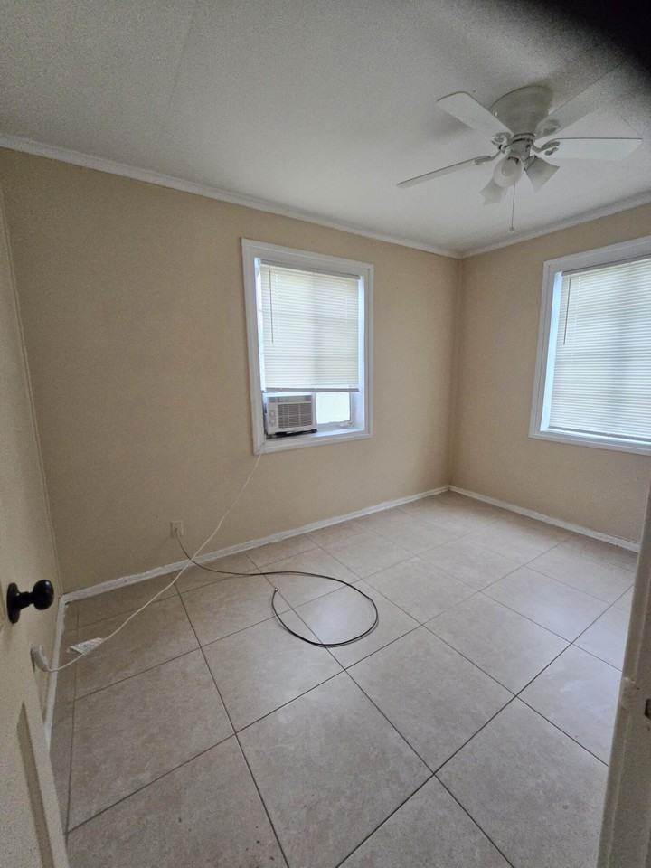 595 W 3rd St #595 - Photo 3 of 11