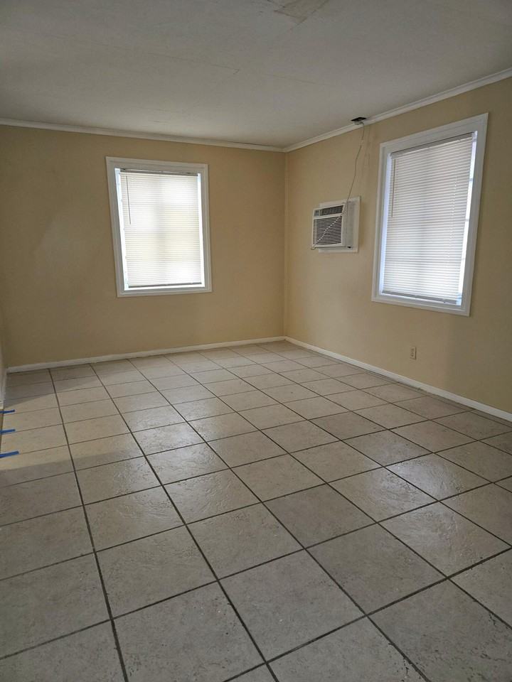 595 W 3rd St #595 - Photo 4 of 11