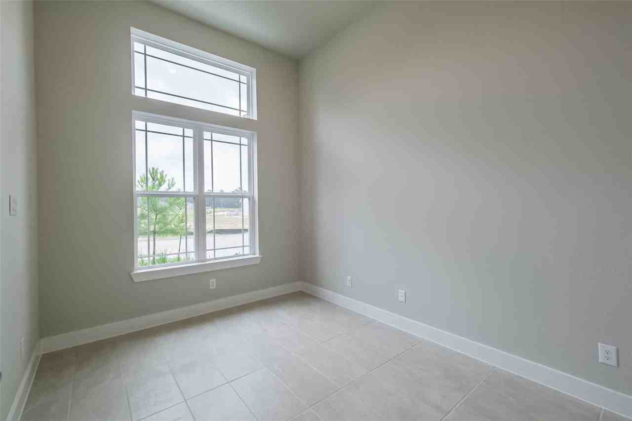 27208 Silent Rain Dr #27208 - Photo 4 of 46