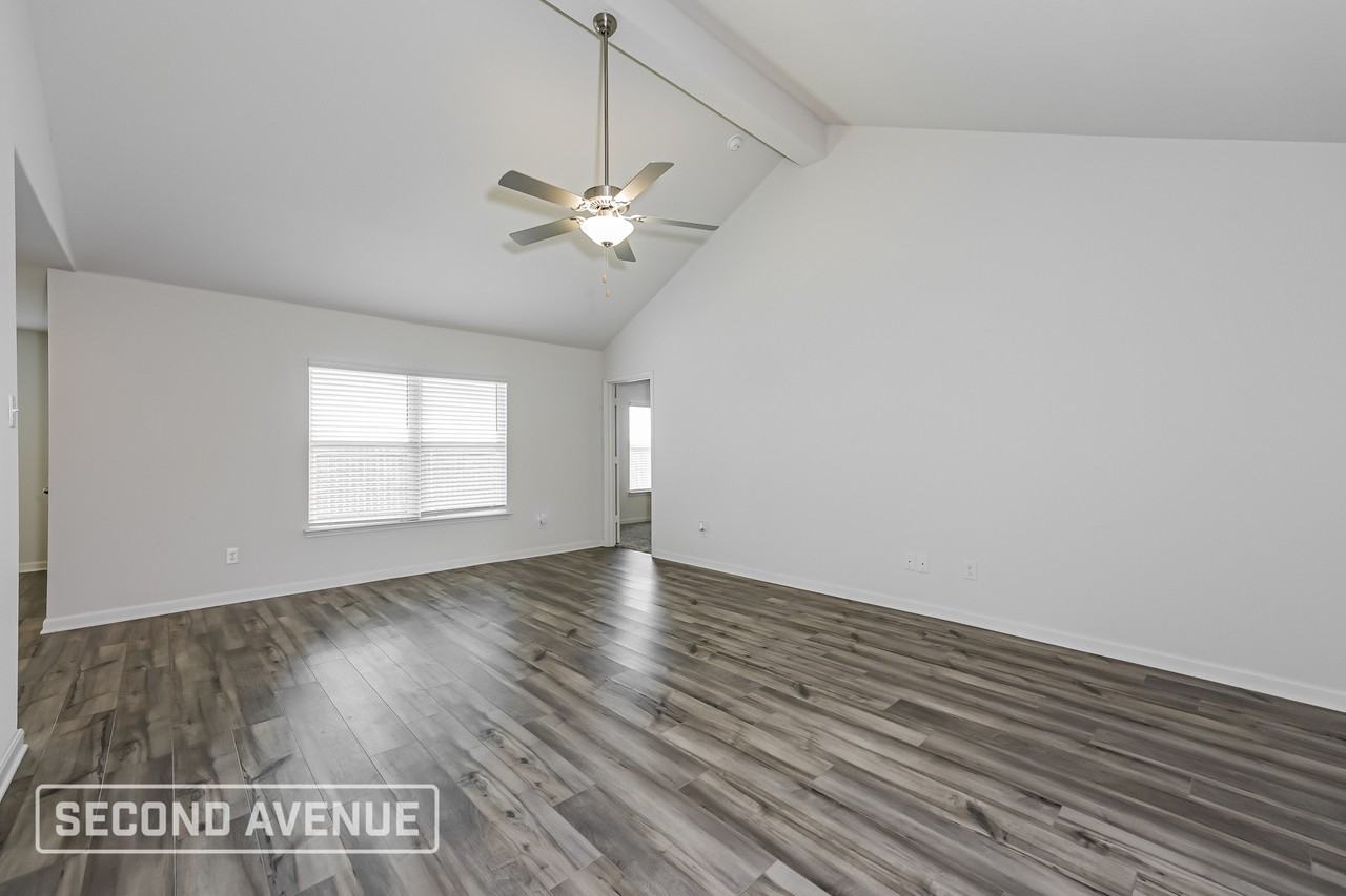 327 Condie Russell Ave - Photo 7 of 33