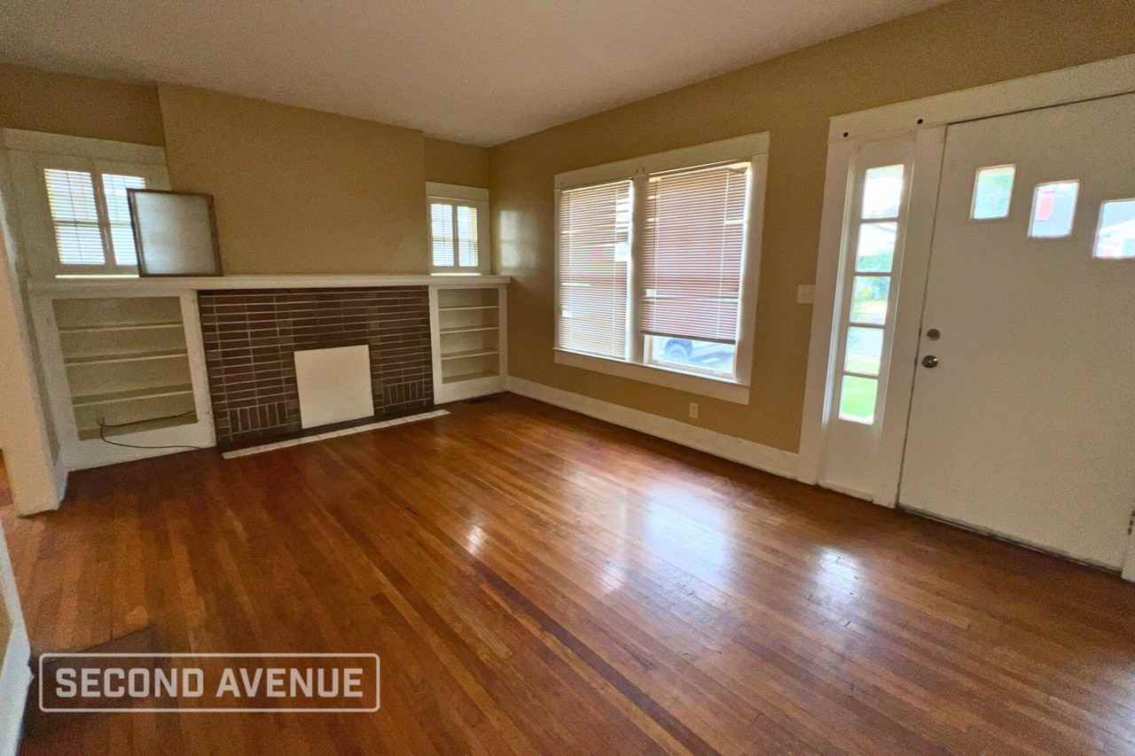 4624 Avenue R - Photo 3 of 16