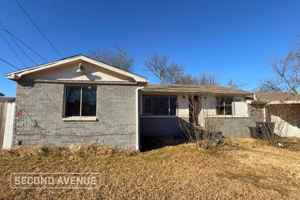 featured image of 2443 N Prospect Ave