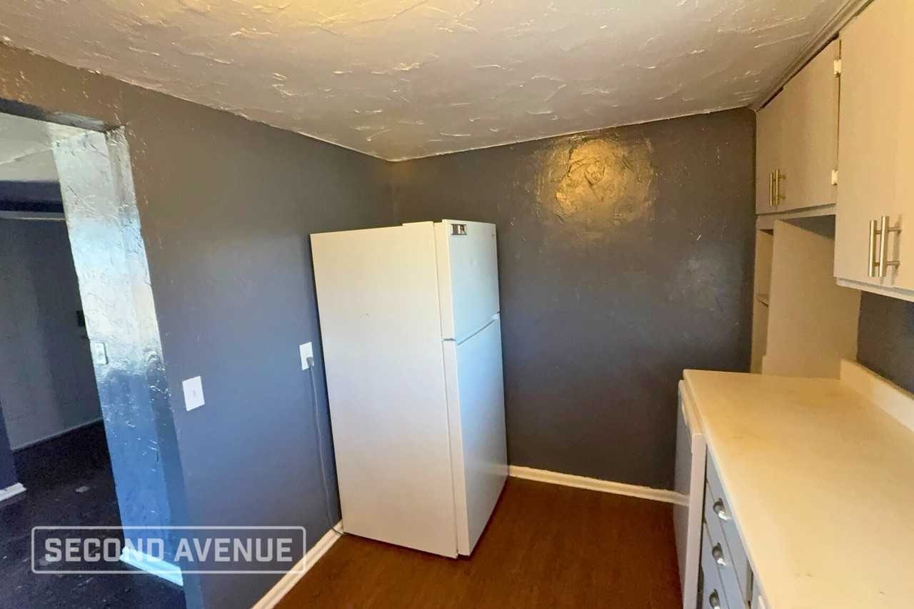 2443 N Prospect Ave - Photo 3 of 11