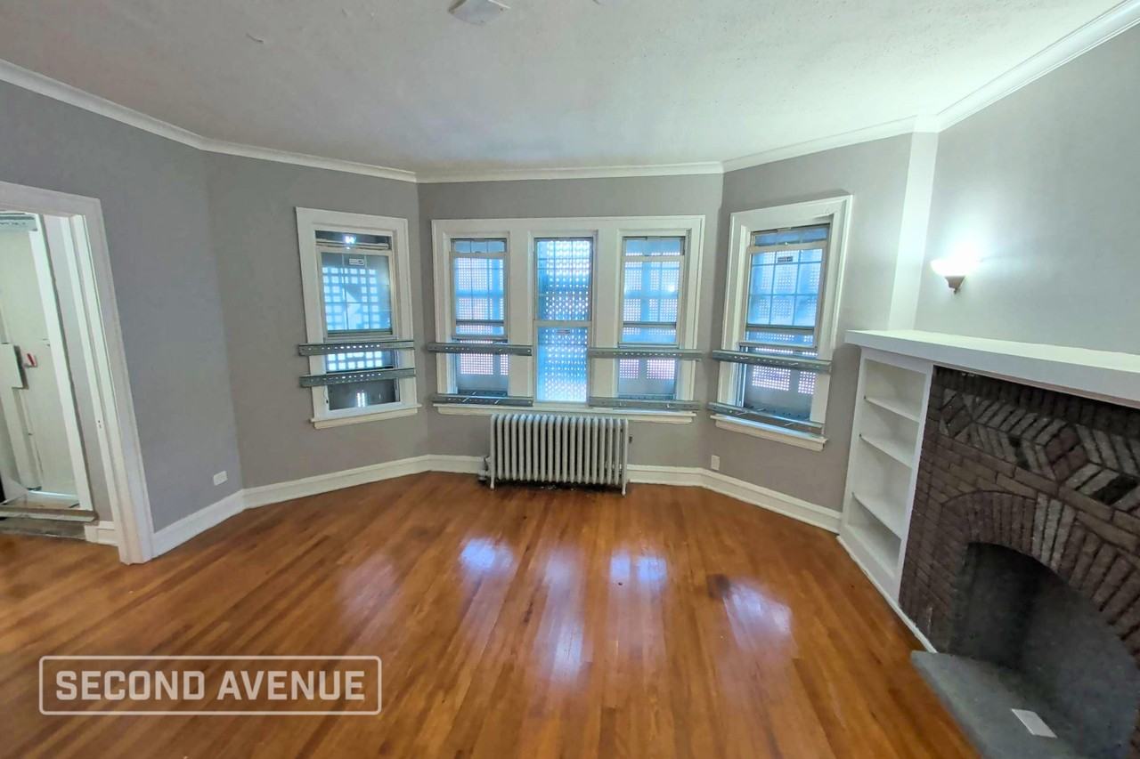 7114 S Claremont Ave - Photo 2 of 14