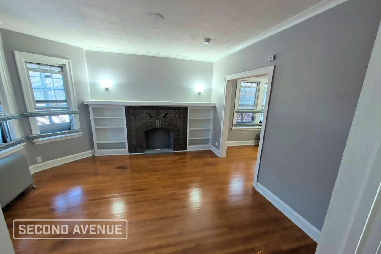 7114 S Claremont Ave - Photo 3 of 14