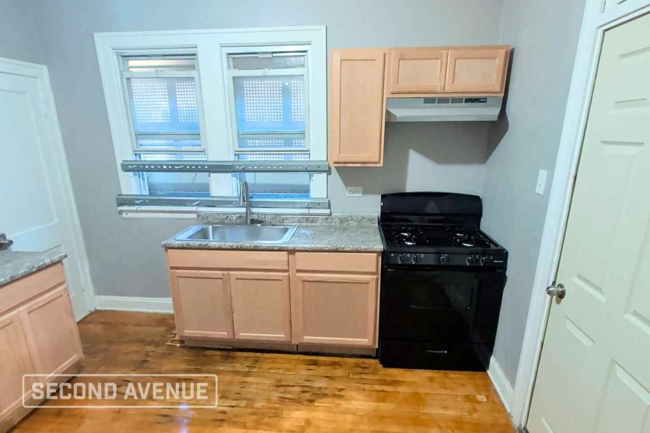 7114 S Claremont Ave - Photo 5 of 14