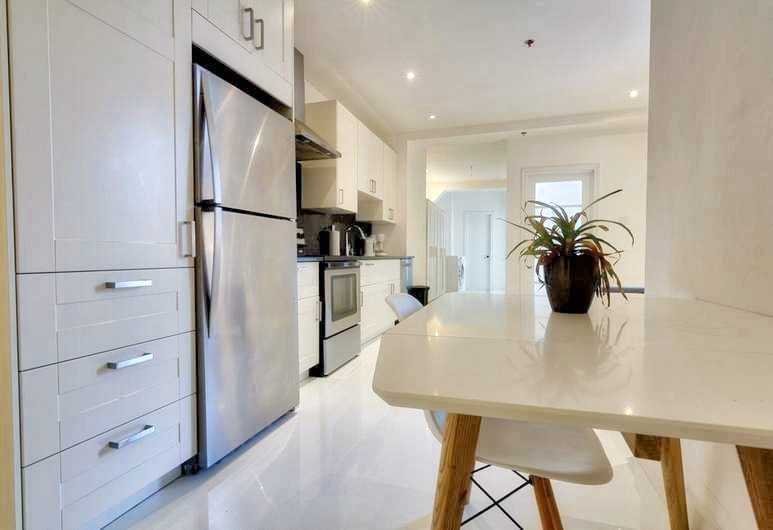 3917 Rue Saint-Denis - Photo 2 of 9